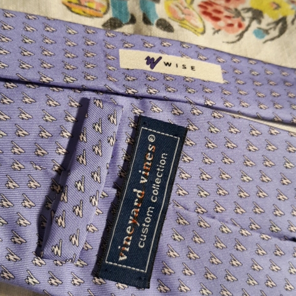 Vineyard Vines Custom Collection "Wize" - Picture 3 of 3